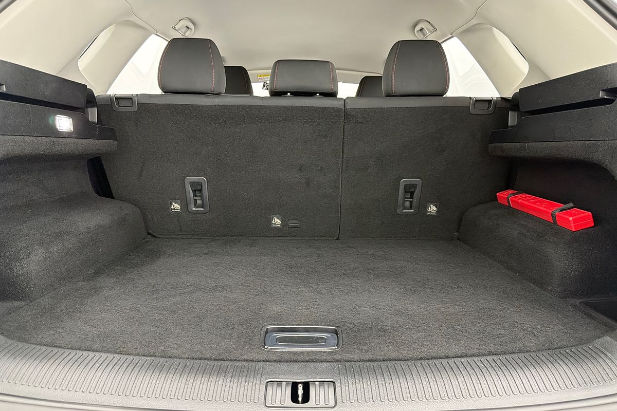 2022 MG HS Core SAS23