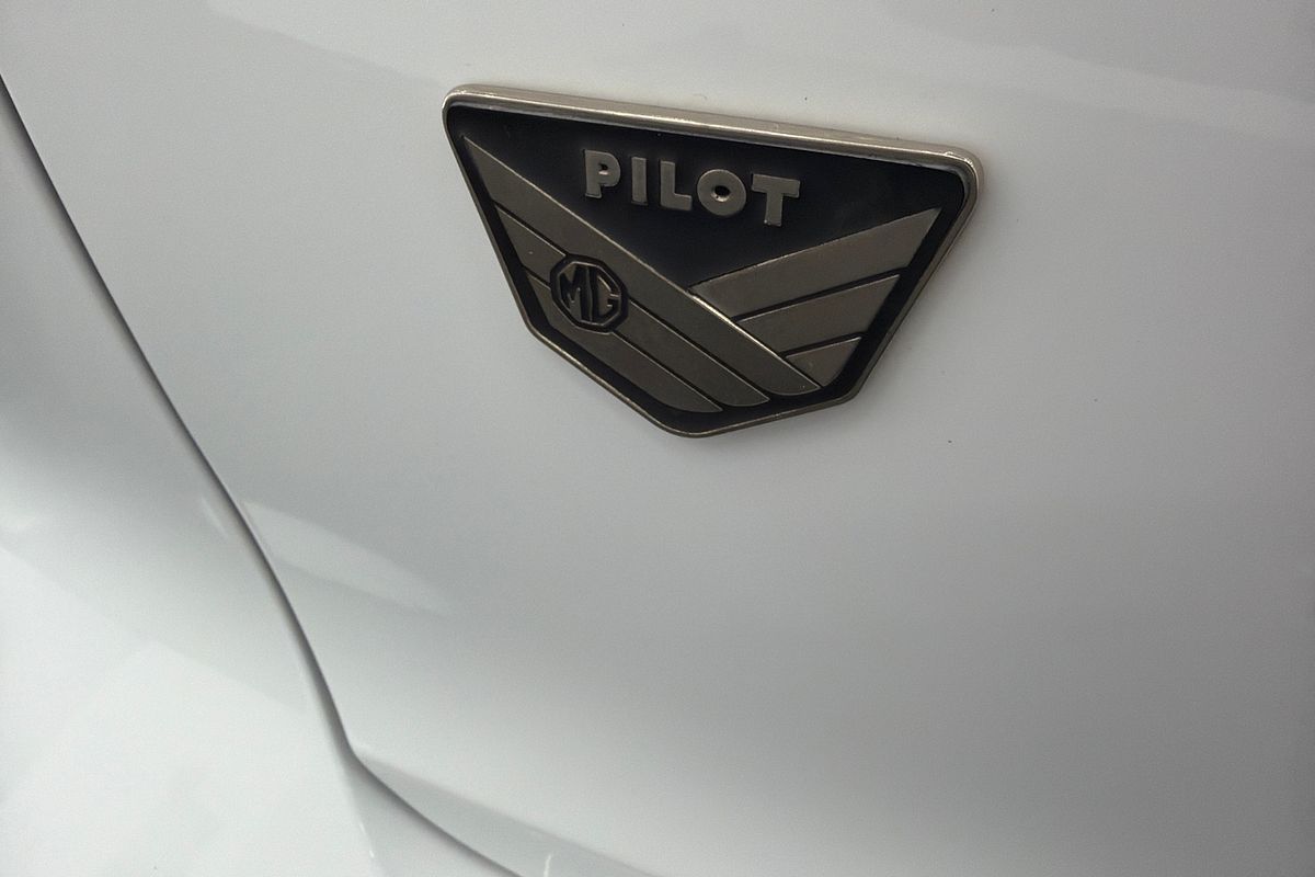 2022 MG HS Core SAS23