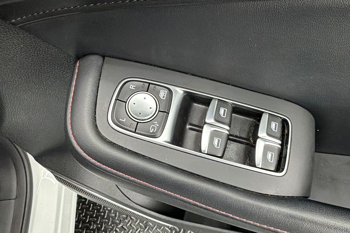 2022 MG HS Core SAS23