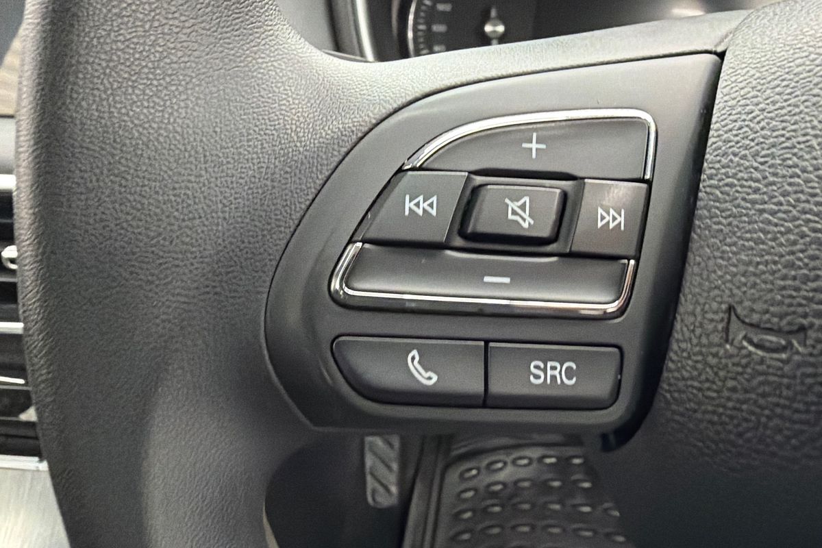 2022 MG HS Core SAS23