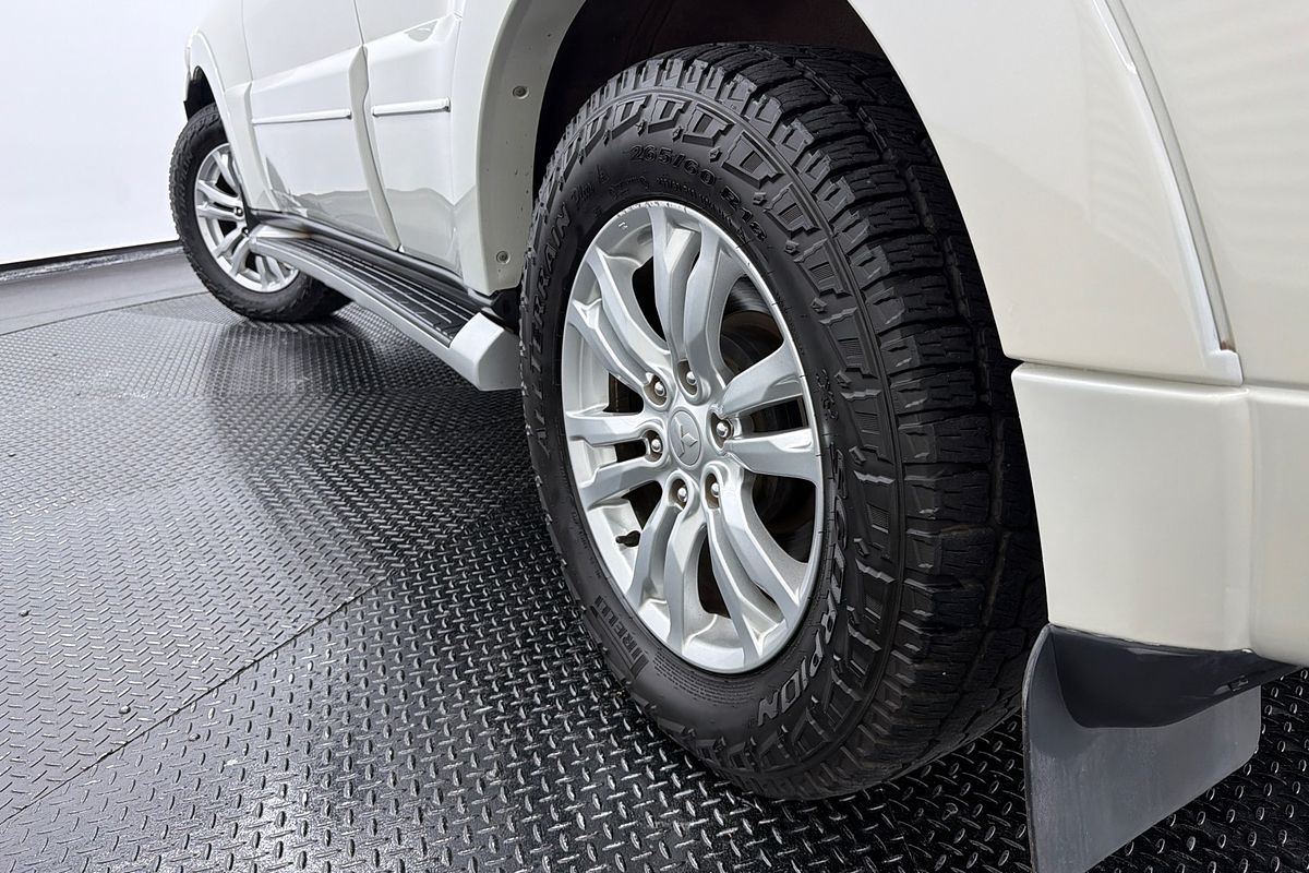 2020 Mitsubishi Pajero Exceed NX