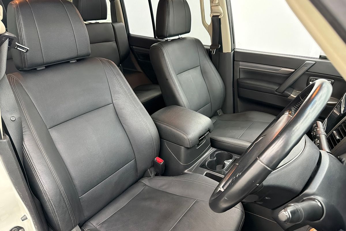 2020 Mitsubishi Pajero Exceed NX