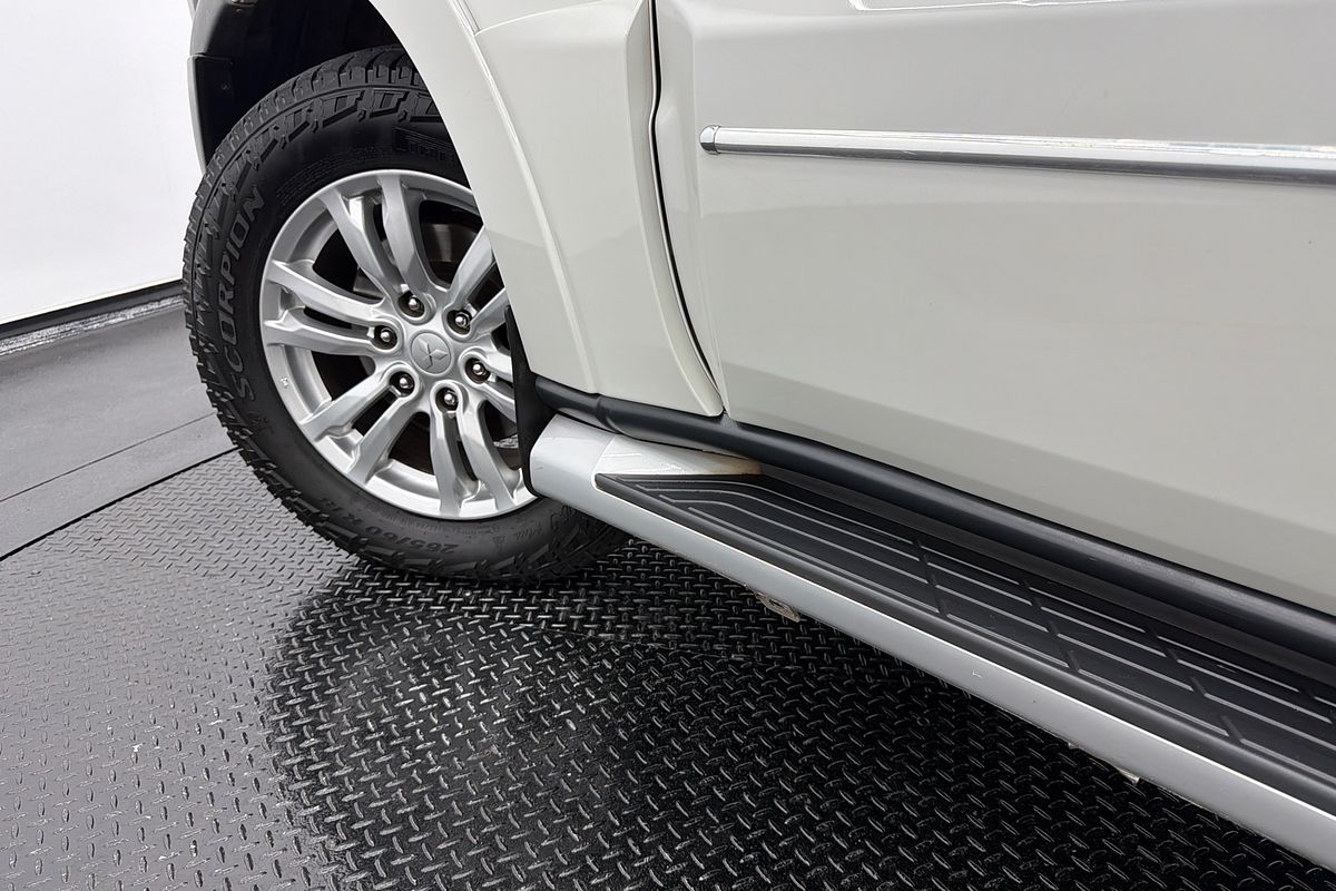 2020 Mitsubishi Pajero Exceed NX