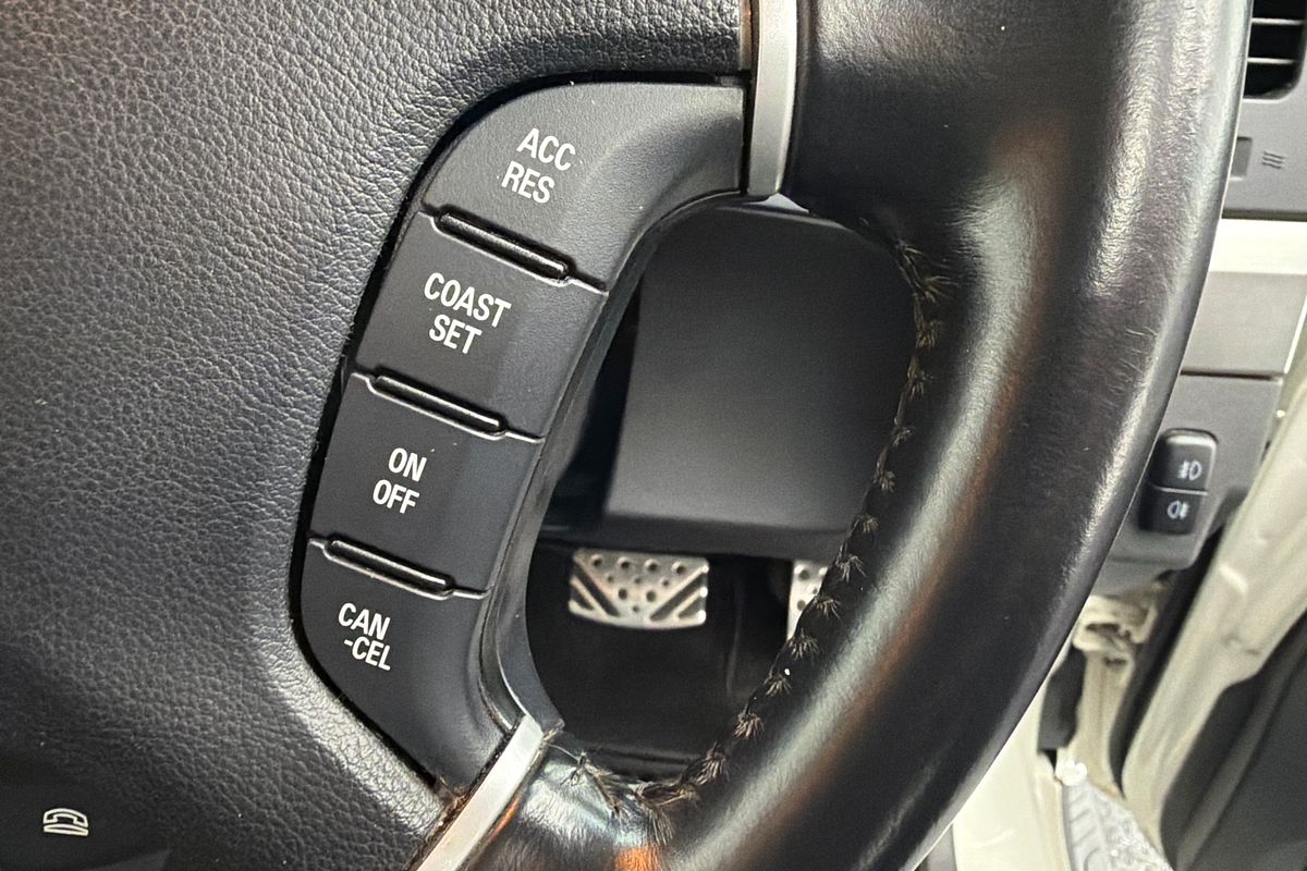 2020 Mitsubishi Pajero Exceed NX