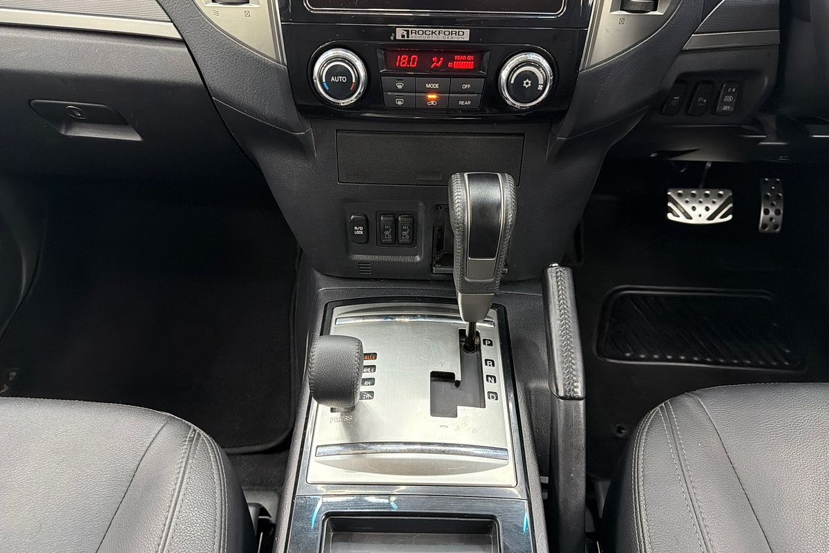 2020 Mitsubishi Pajero Exceed NX