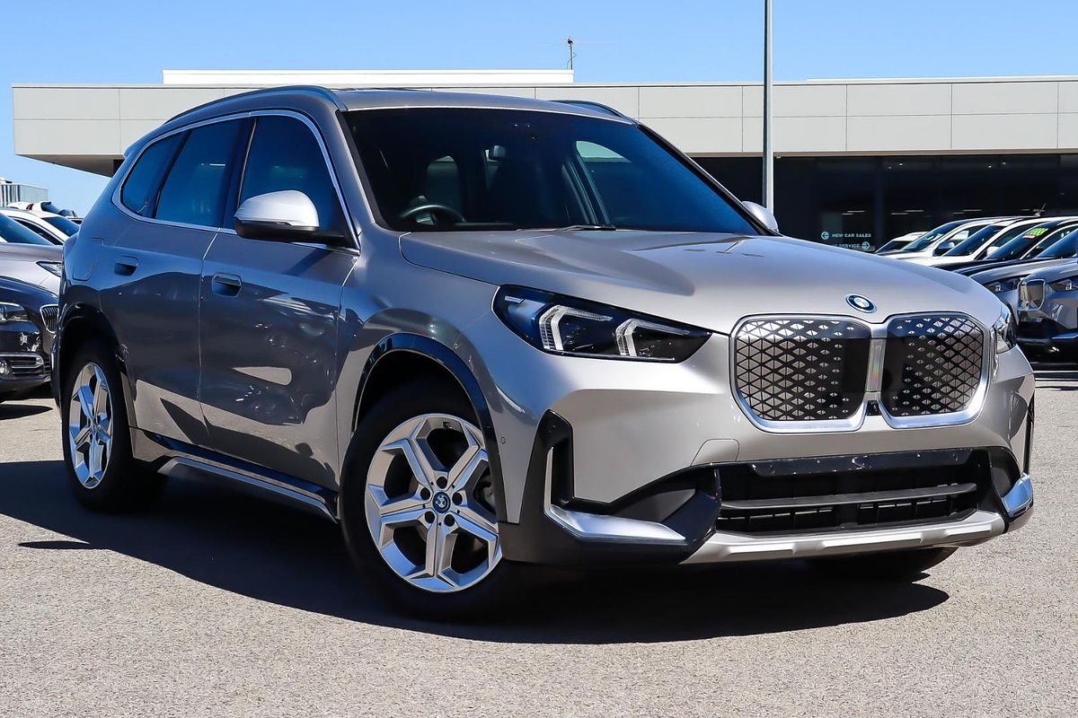 2025 BMW iX1 eDrive20 xLine U11