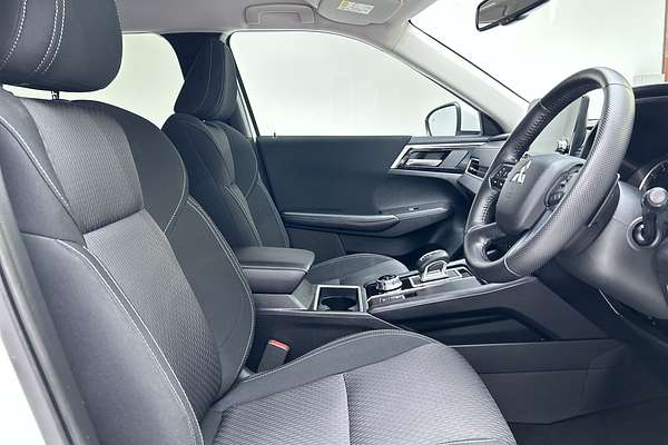 2024 Mitsubishi Outlander LS ZM thumb-12