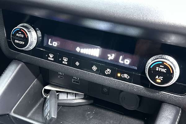 2024 Mitsubishi Outlander LS ZM thumb-17