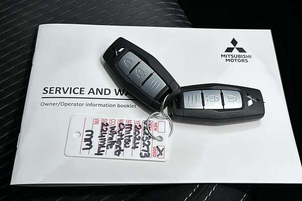 2024 Mitsubishi Outlander LS ZM thumb-22