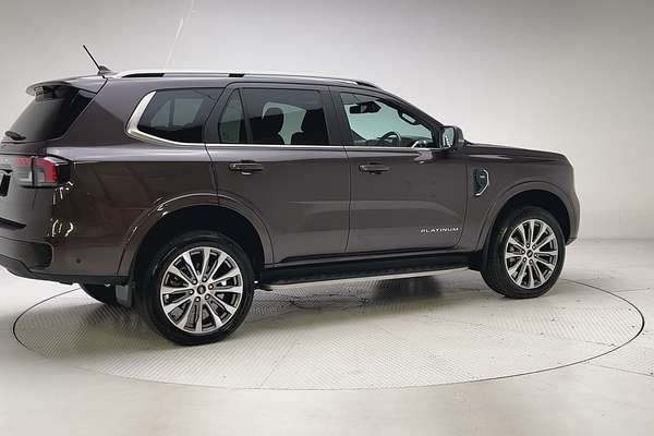 2024 Ford Everest Platinum 3.0L thumb-2
