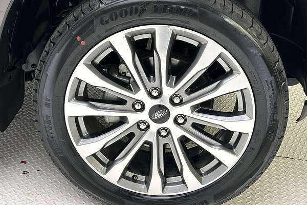 2024 Ford Everest Platinum 3.0L thumb-9