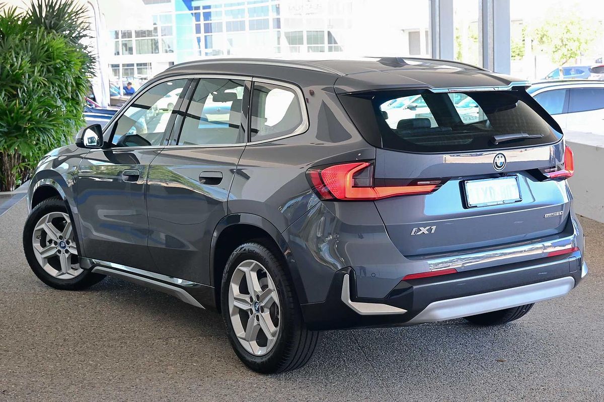 2025 BMW iX1 eDrive20 xLine U11