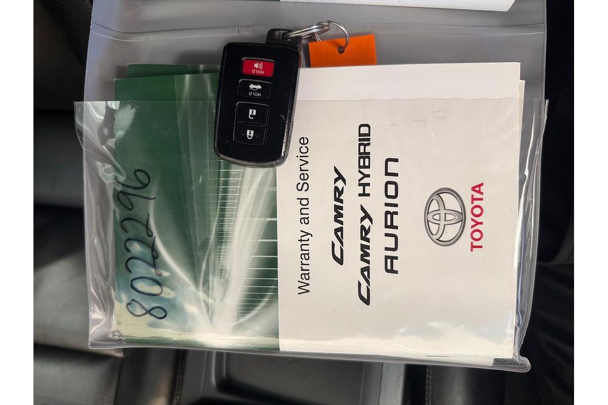 2017 Toyota Camry Atara SL ASV50R