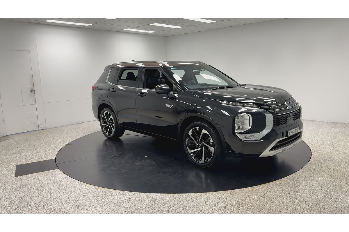 2023 Mitsubishi Outlander PHEV Exceed Tourer ZM