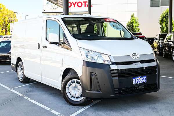 2024 Toyota Hiace GDH300R