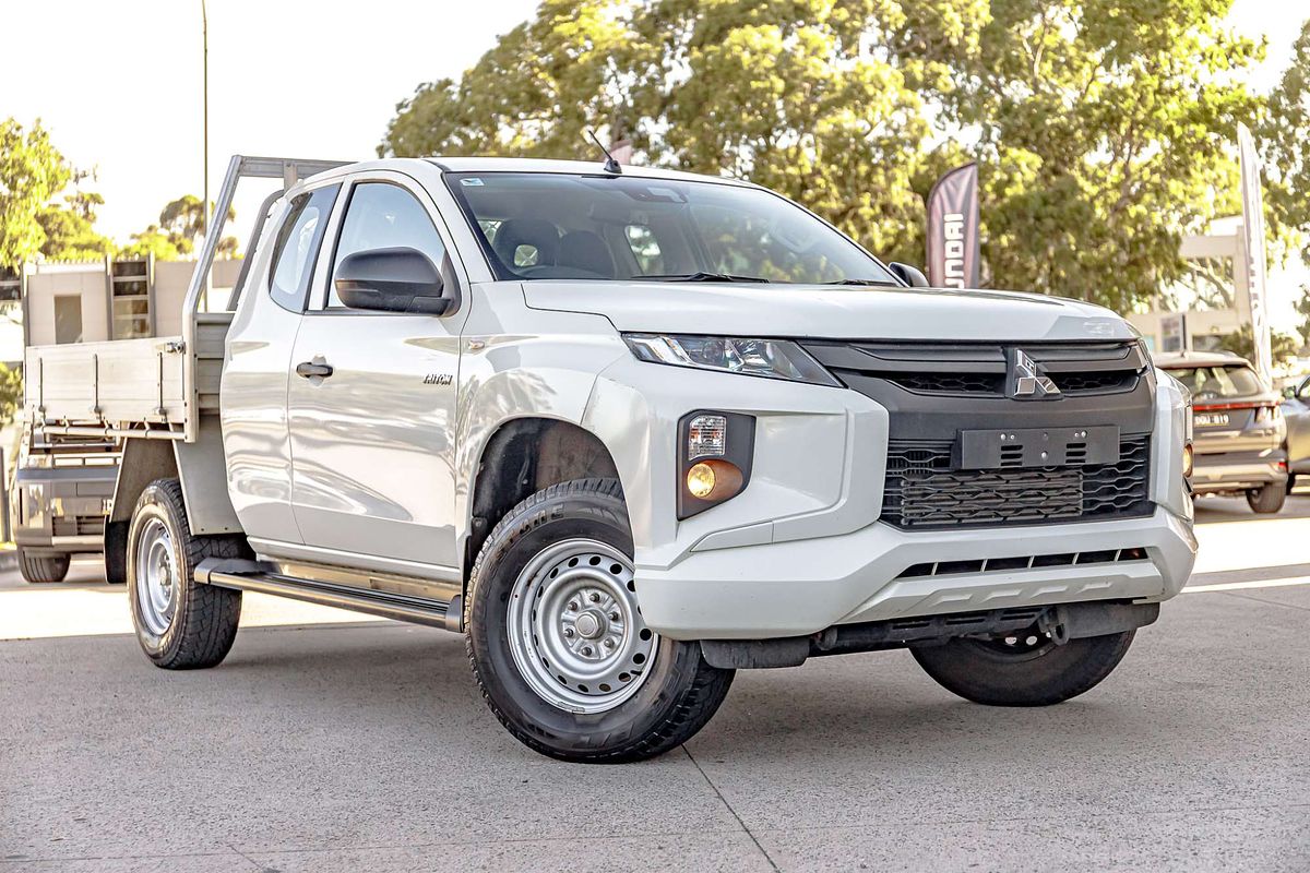 2023 Mitsubishi Triton GLX MR 4X4