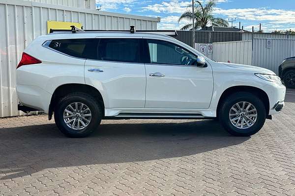 2016 Mitsubishi Pajero Sport Exceed QE thumb-4