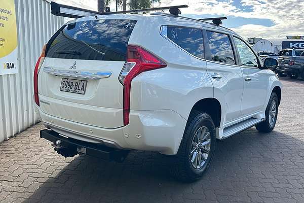 2016 Mitsubishi Pajero Sport Exceed QE thumb-8