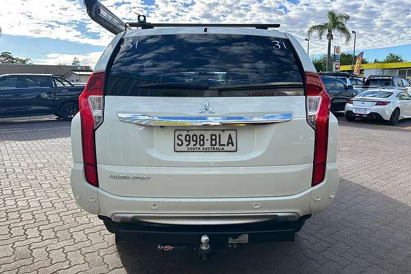 2016 Mitsubishi Pajero Sport Exceed QE thumb-10