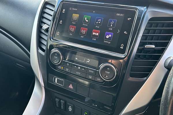 2016 Mitsubishi Pajero Sport Exceed QE thumb-29