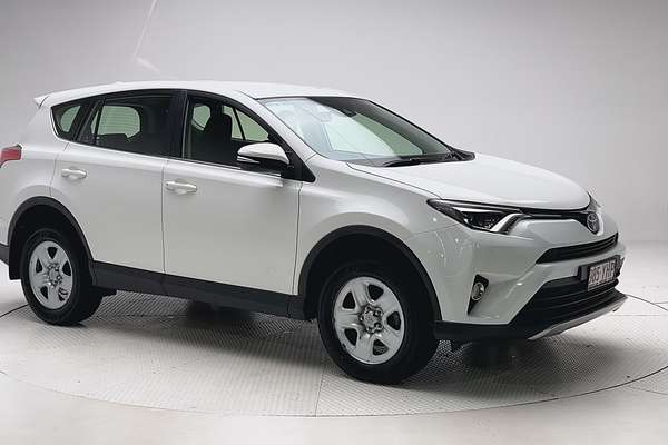 2018 Toyota RAV4 GX ZSA42R thumb-3