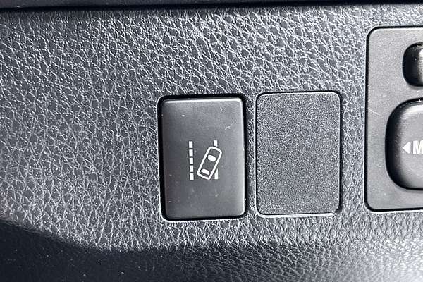 2018 Toyota RAV4 GX ZSA42R thumb-14