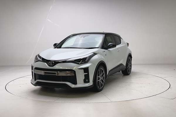 2022 Toyota C-HR GR Sport ZYX10R thumb-5