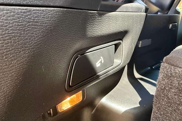 2022 Mitsubishi Outlander LS ZM thumb-16