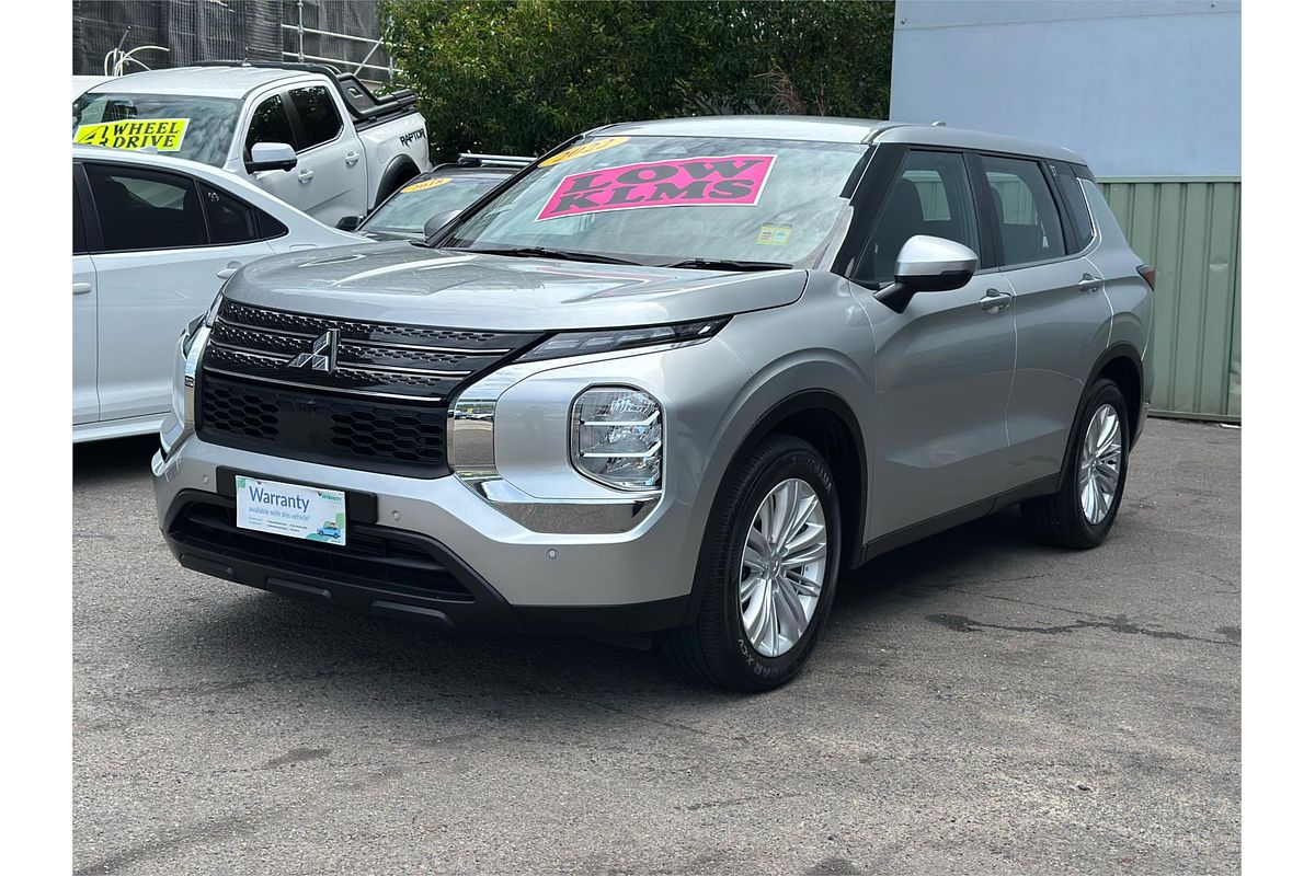 2022 Mitsubishi Outlander ES ZM