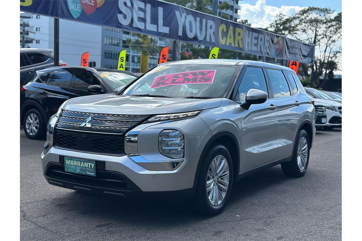 2022 Mitsubishi Outlander ES ZM