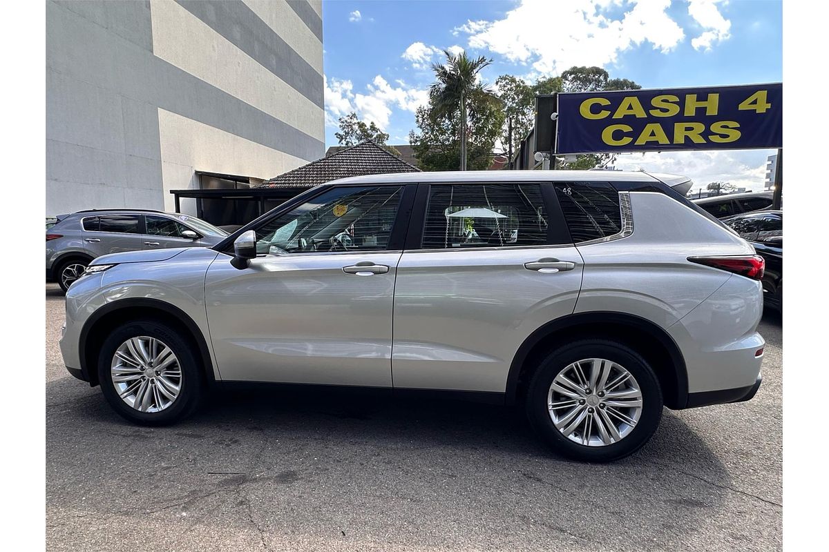2022 Mitsubishi Outlander ES ZM