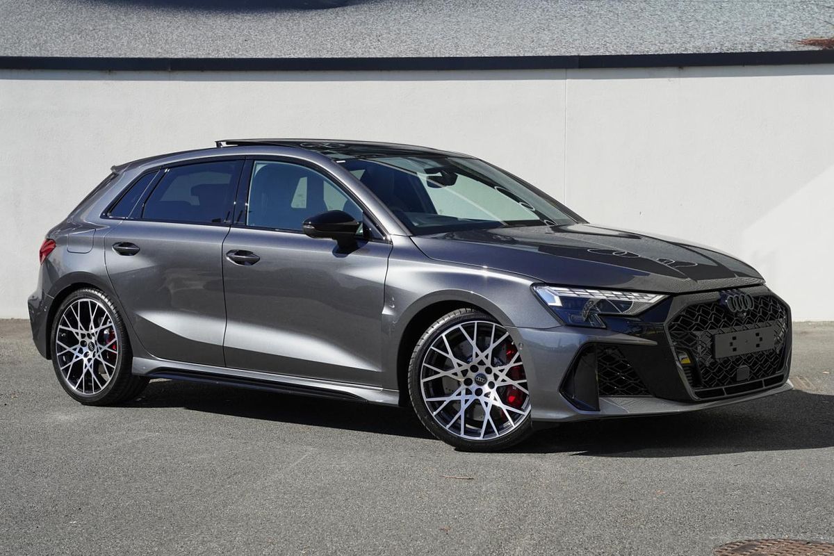 2025 Audi RS3  GY