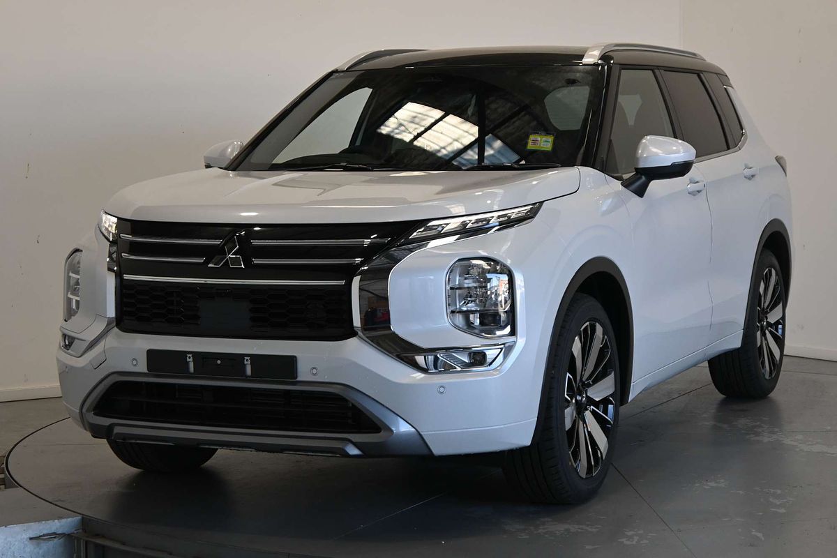 2025 Mitsubishi Outlander Exceed Tourer ZM