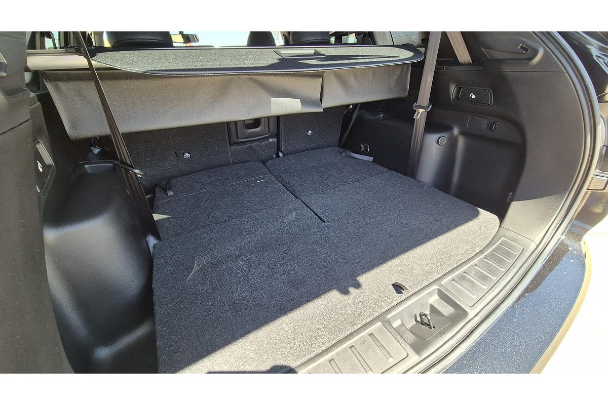 2025 Mitsubishi Outlander Black Edition ZM