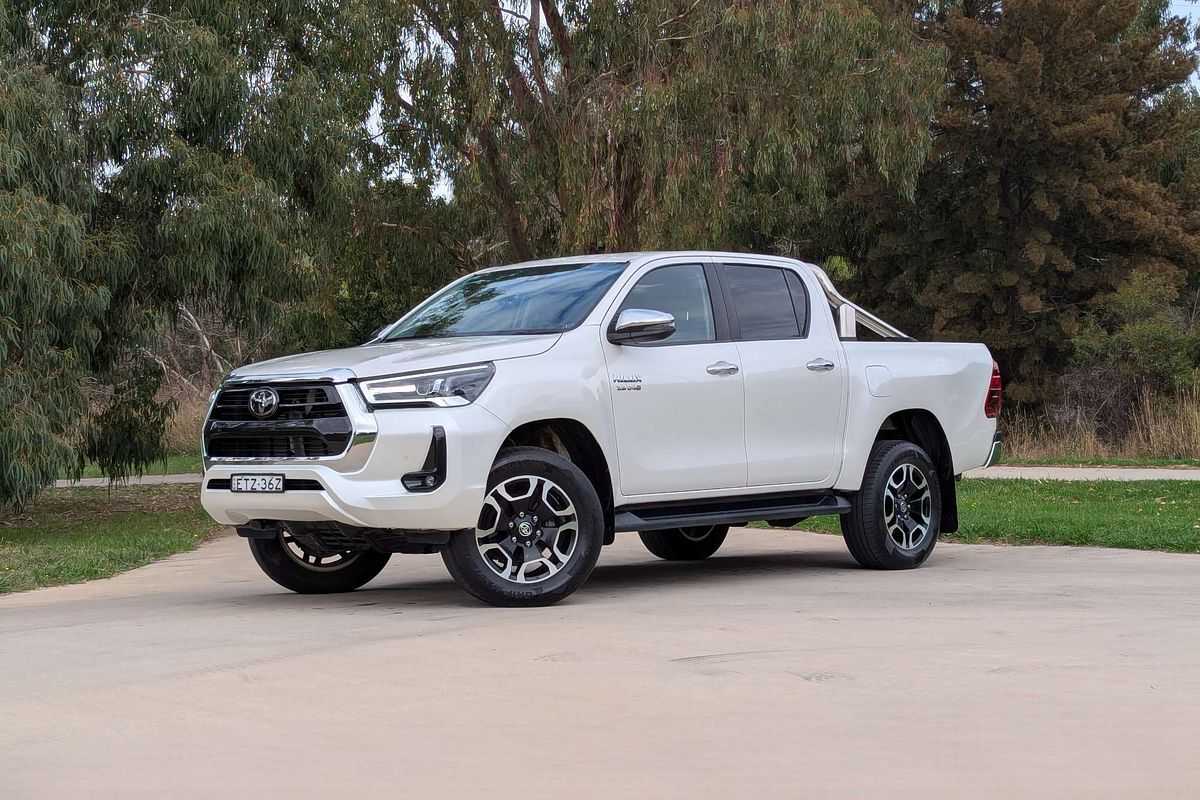 2022 Toyota Hilux SR5 GUN126R 4X4