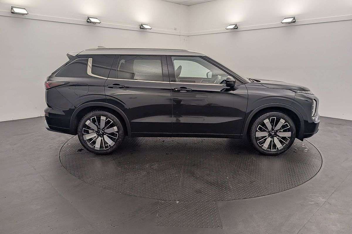 2025 Mitsubishi Outlander Exceed Tourer ZM
