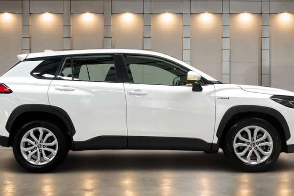 2024 Toyota Corolla Cross GX MXGH10R