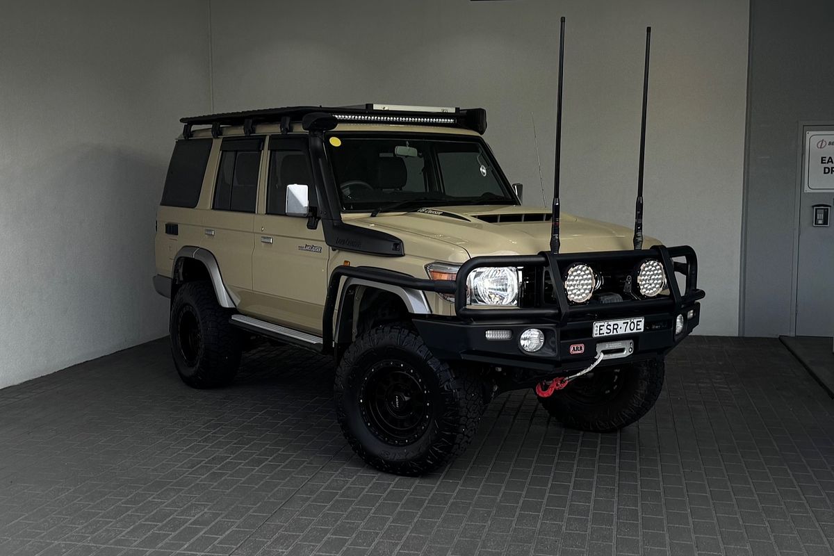 2022 Toyota Landcruiser GXL VDJ76R