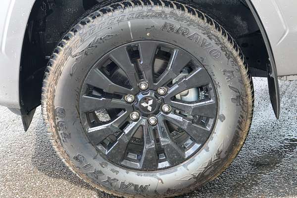 2025 Mitsubishi Triton GLS MV 4X4 thumb-3