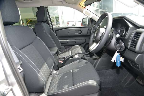 2025 Mitsubishi Triton GLS MV 4X4 thumb-9