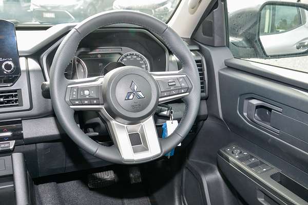 2025 Mitsubishi Triton GLS MV 4X4 thumb-17