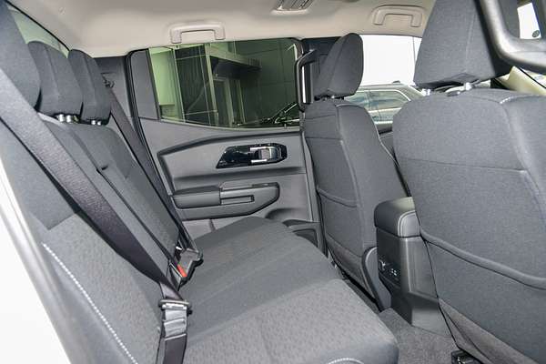 2025 Mitsubishi Triton GLS MV 4X4 thumb-8