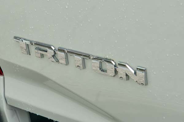2025 Mitsubishi Triton GLS MV 4X4 thumb-19