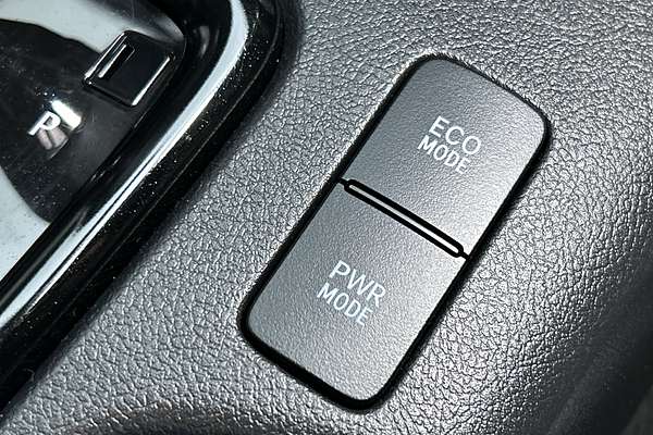 2020 Toyota Hilux Rogue GUN126R 4X4 thumb-16