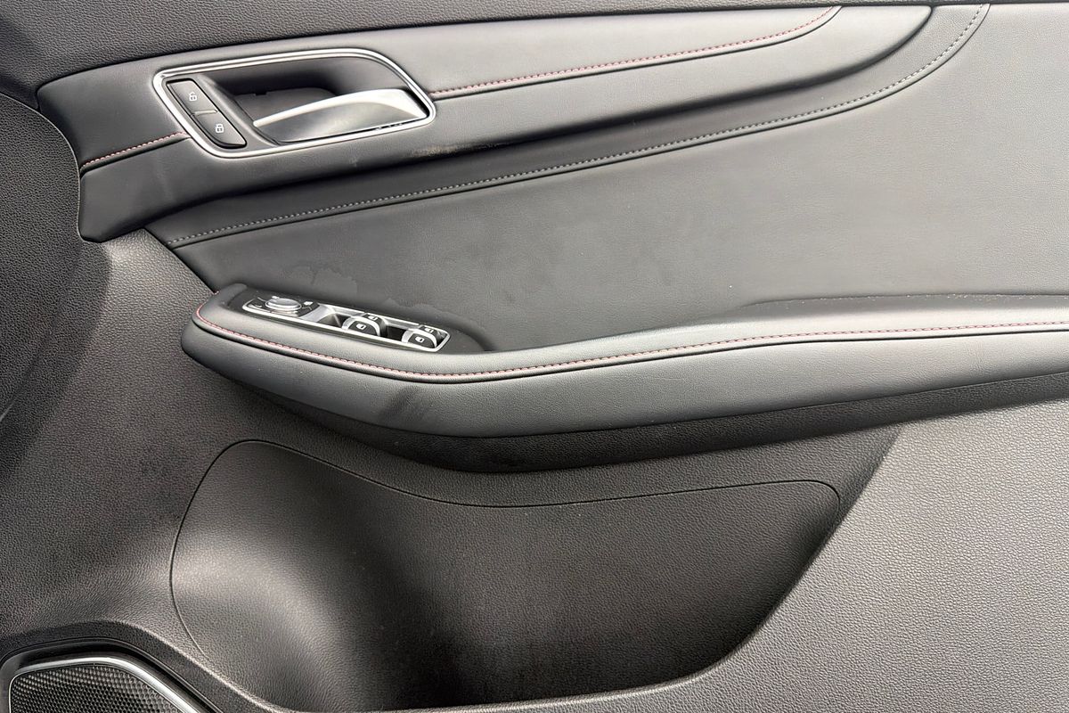 2021 MG HS Core SAS23