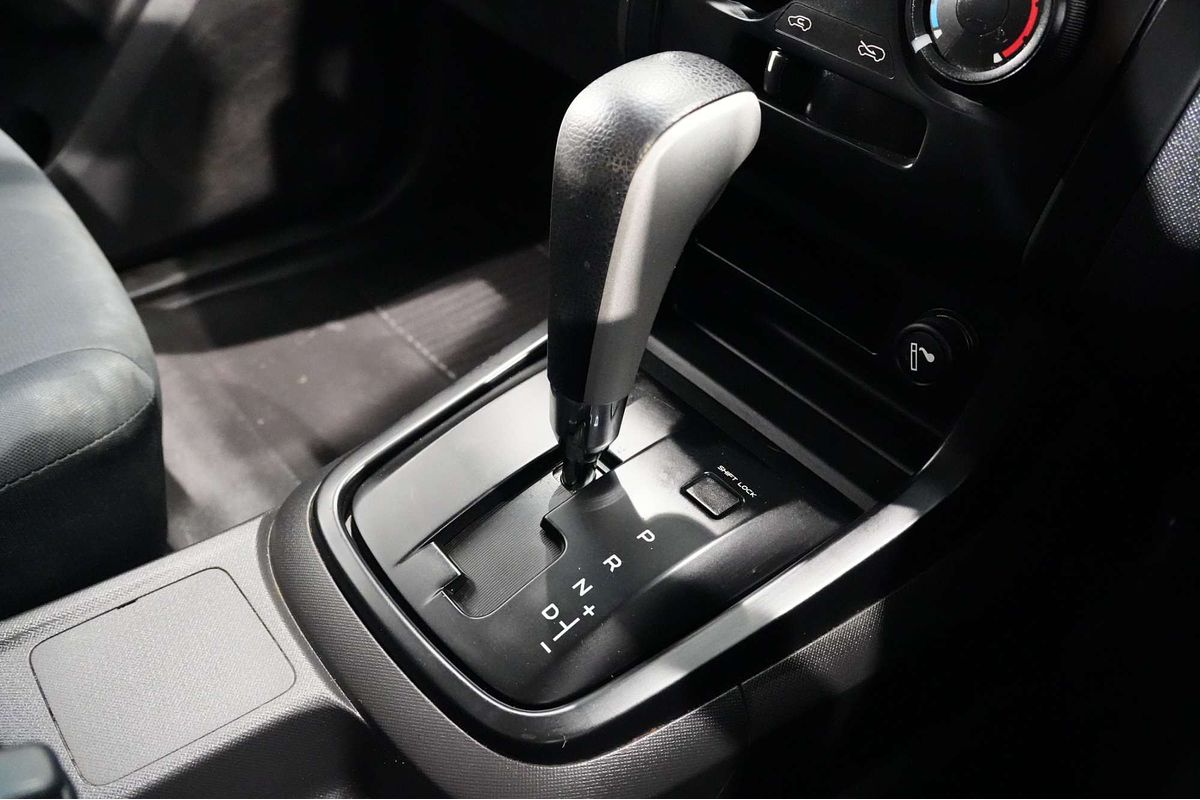 2015 Isuzu D-MAX SX High Ride Rear Wheel Drive