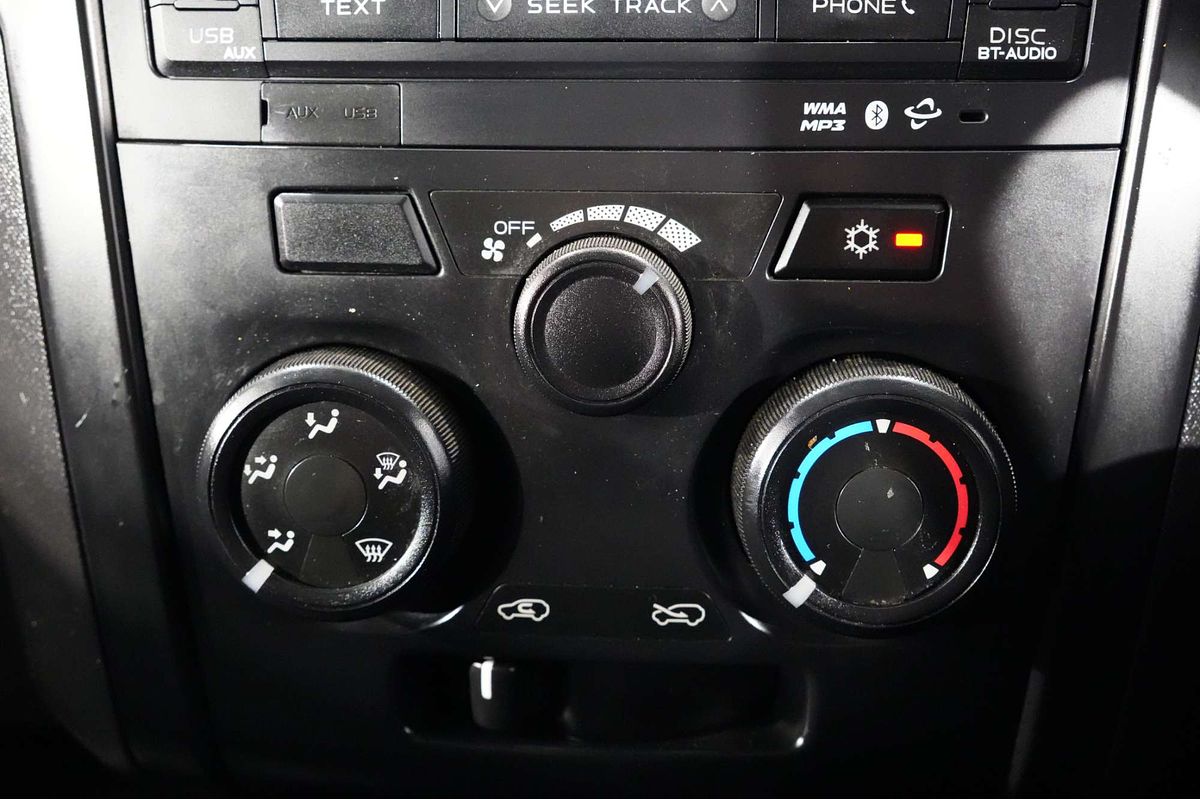 2015 Isuzu D-MAX SX High Ride Rear Wheel Drive