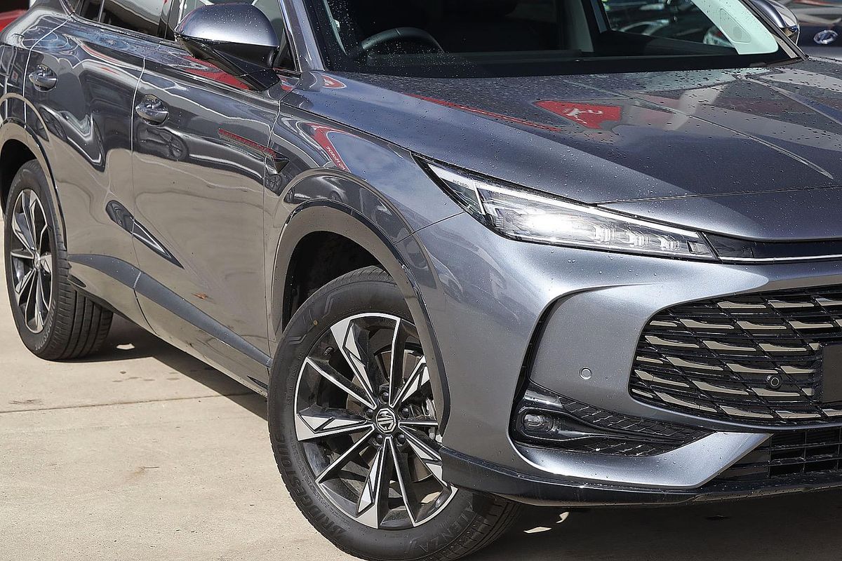 2025 MG HS Essence AS33