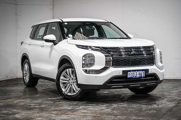 2025 Mitsubishi Outlander ES ZM