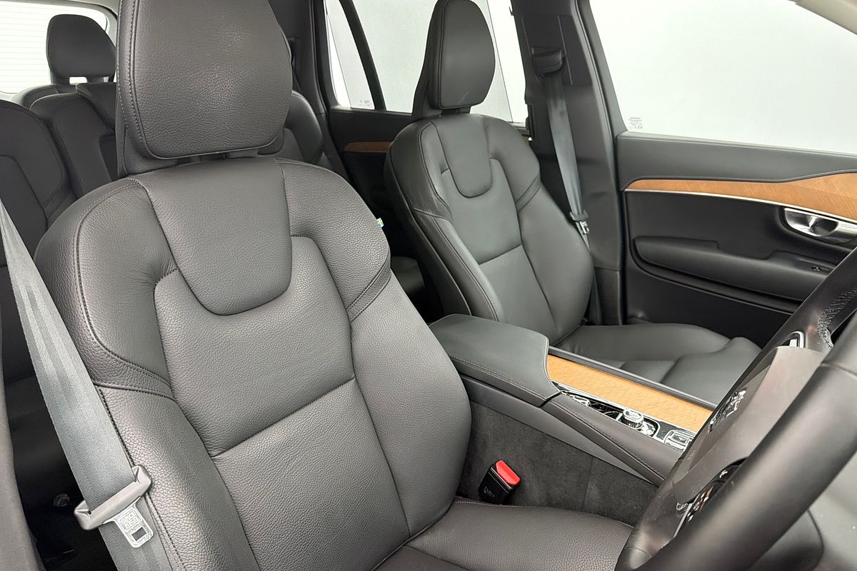 2023 Volvo XC90 Ultimate B6 Bright